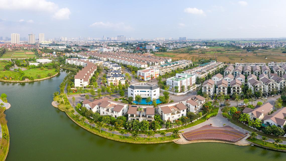 Biệt thự, liền kề Hà Nội dưới 20 tỷ đồng trở nên khan hiếm: Giới nhà giàu đang đổ tiền vào đâu?