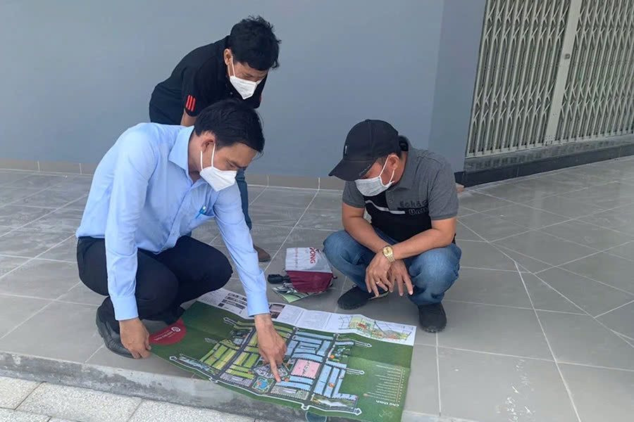Đất nền phía Nam mang nỗi buồn cuối năm: Trời mưa kéo dài, hồ sơ đất đai nín thở chờ đóng thuế