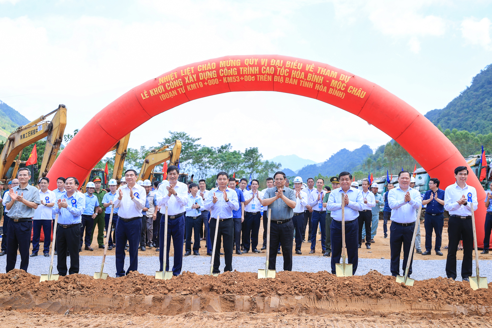 Khởi công tuyến cao tốc Hòa Bình - Mộc Châu