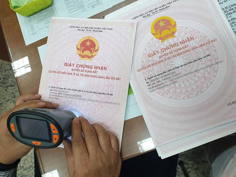 Làm thế nào để tránh sập bẫy đánh tráo sổ đỏ?