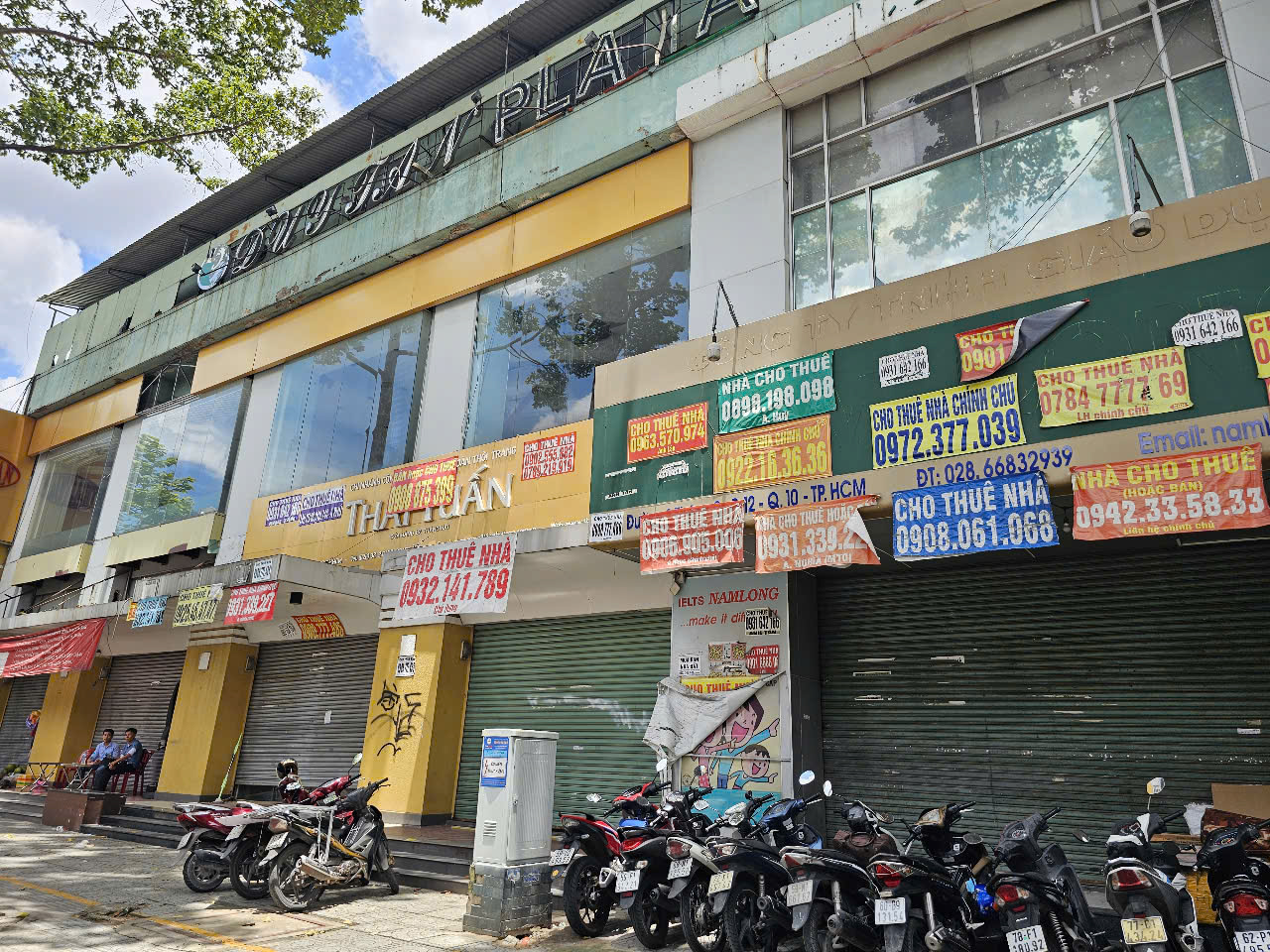Cận Tết mặt bằng trung tâm cài then đóng cửa, giá thuê giảm sâu