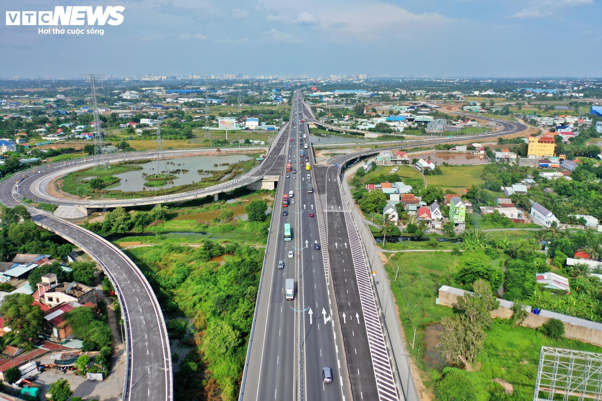 Năm 2025 sẽ nối thông tuyến cao tốc Bắc - Nam