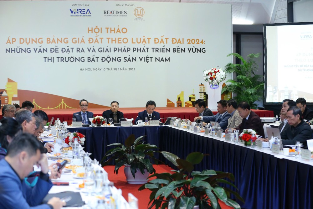 Toàn cảnh hội thảo ngày 10/1.