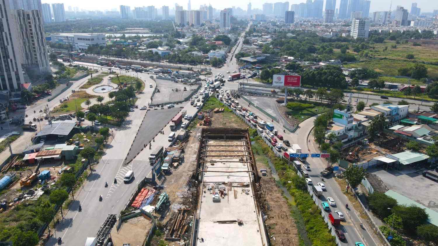 Nhiều dự án hối hả về đích