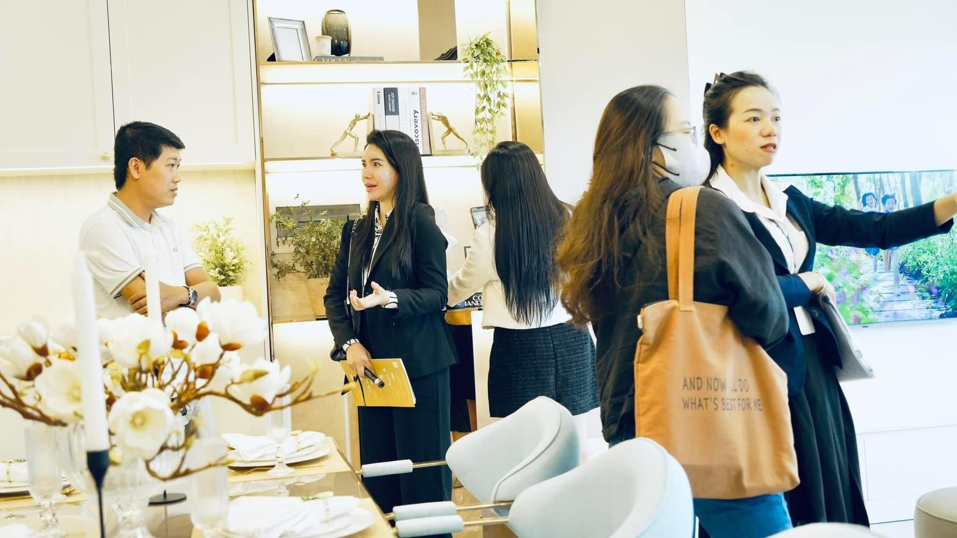 Nước lên thuyền lên thị trường căn hộ khu Đông TP HCM lấy đà từ quý 3 người mua cởi mở theo Luật mới