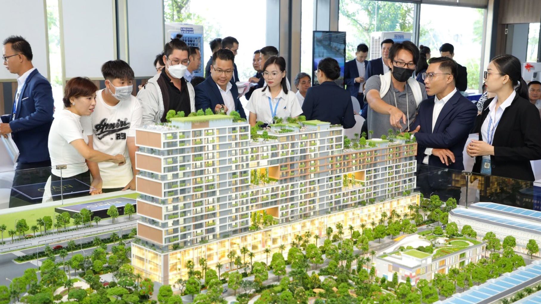 Thị trường nhà đất đang ấm dần