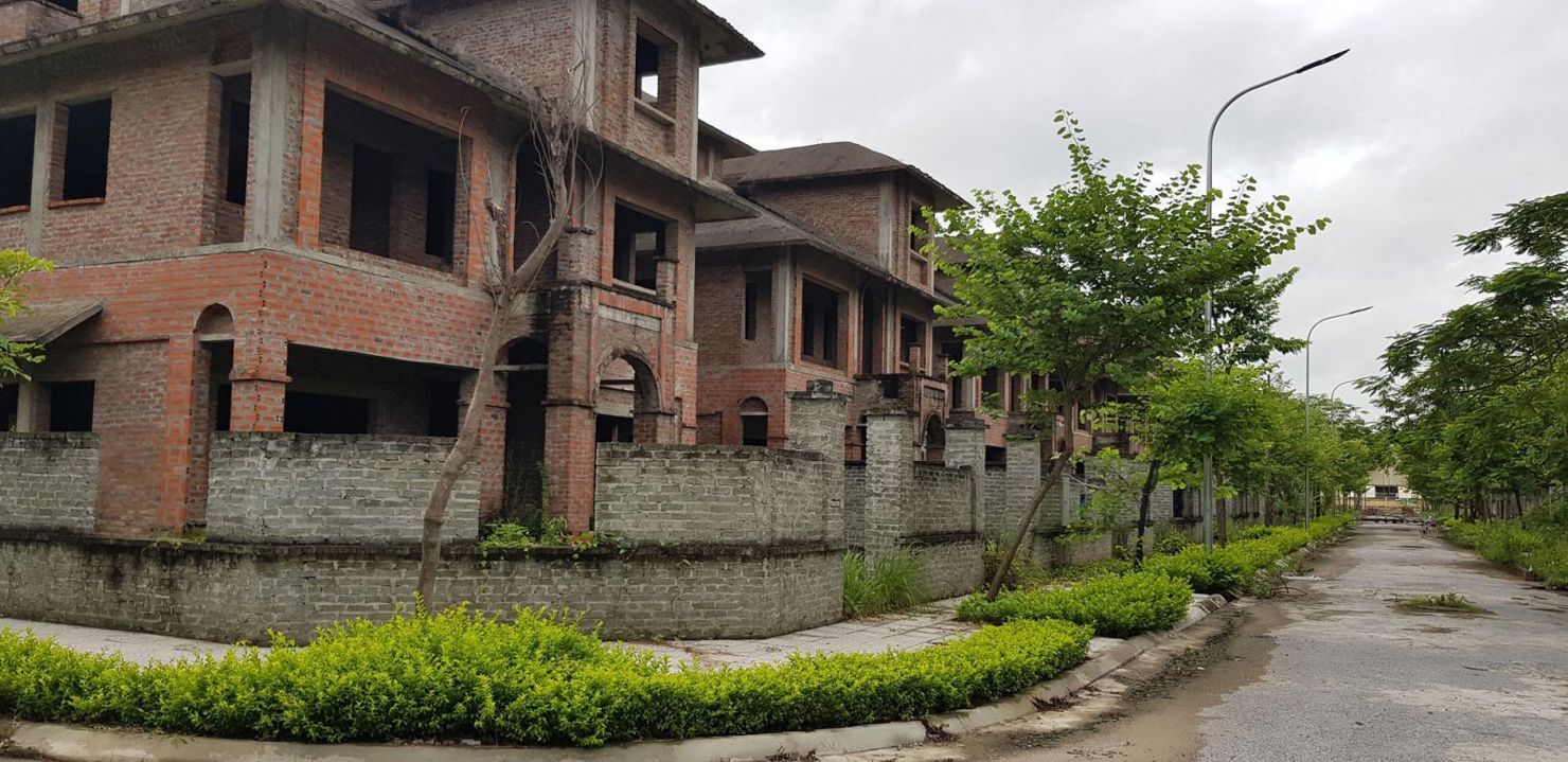 Bất động sản bỏ hoang gây thừa đất, thiếu chỗ ở: Đã đến lúc mạnh tay đánh thuế