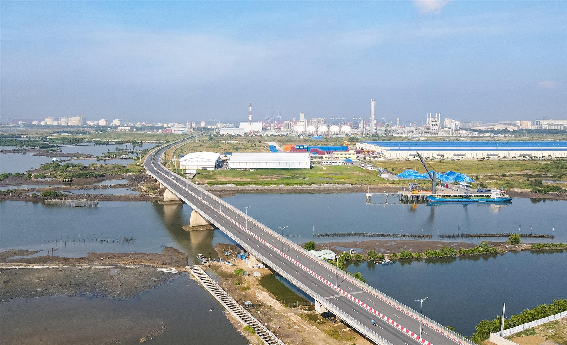 Đề xuất làm tuyến đường sắt nhanh kết nối trung tâm TP.HCM đến Cái Mép, Bàu Bàng, Cần Thơ