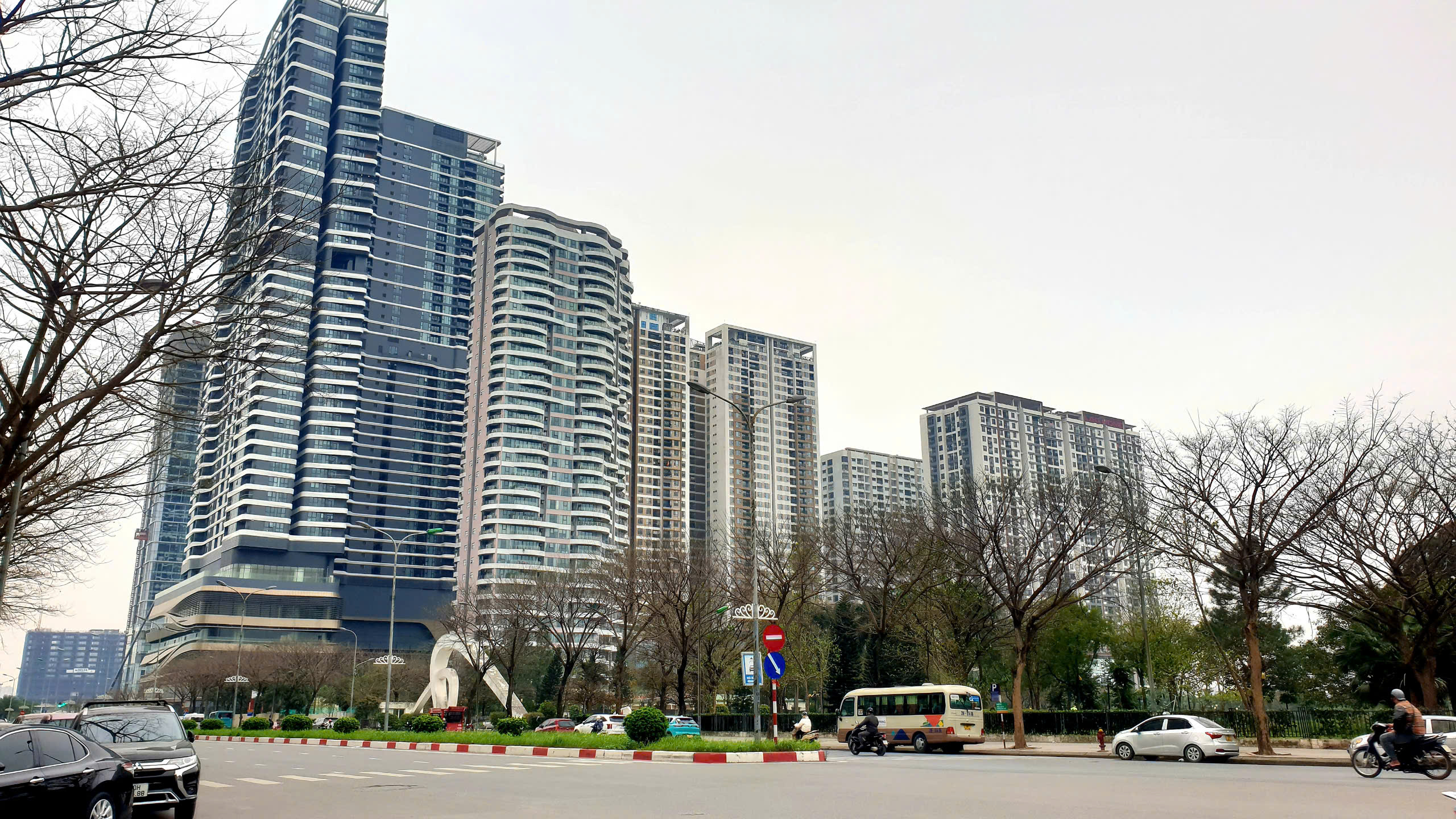 Giá chung cư Hà Nội, TP.HCM tăng mạnh