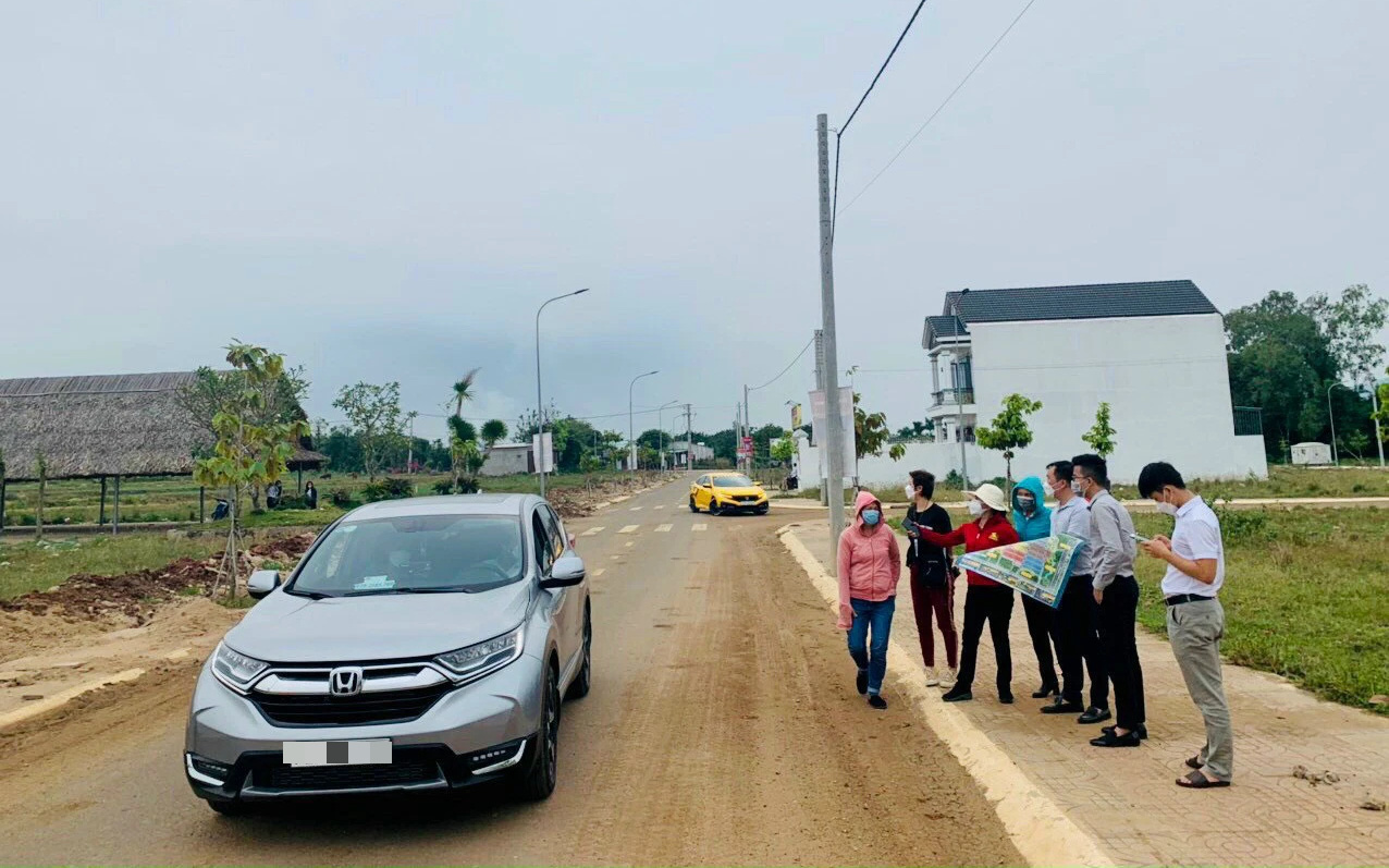 Giới đầu tư đổ về tỉnh tìm đất, môi giới than không có hàng để bán!