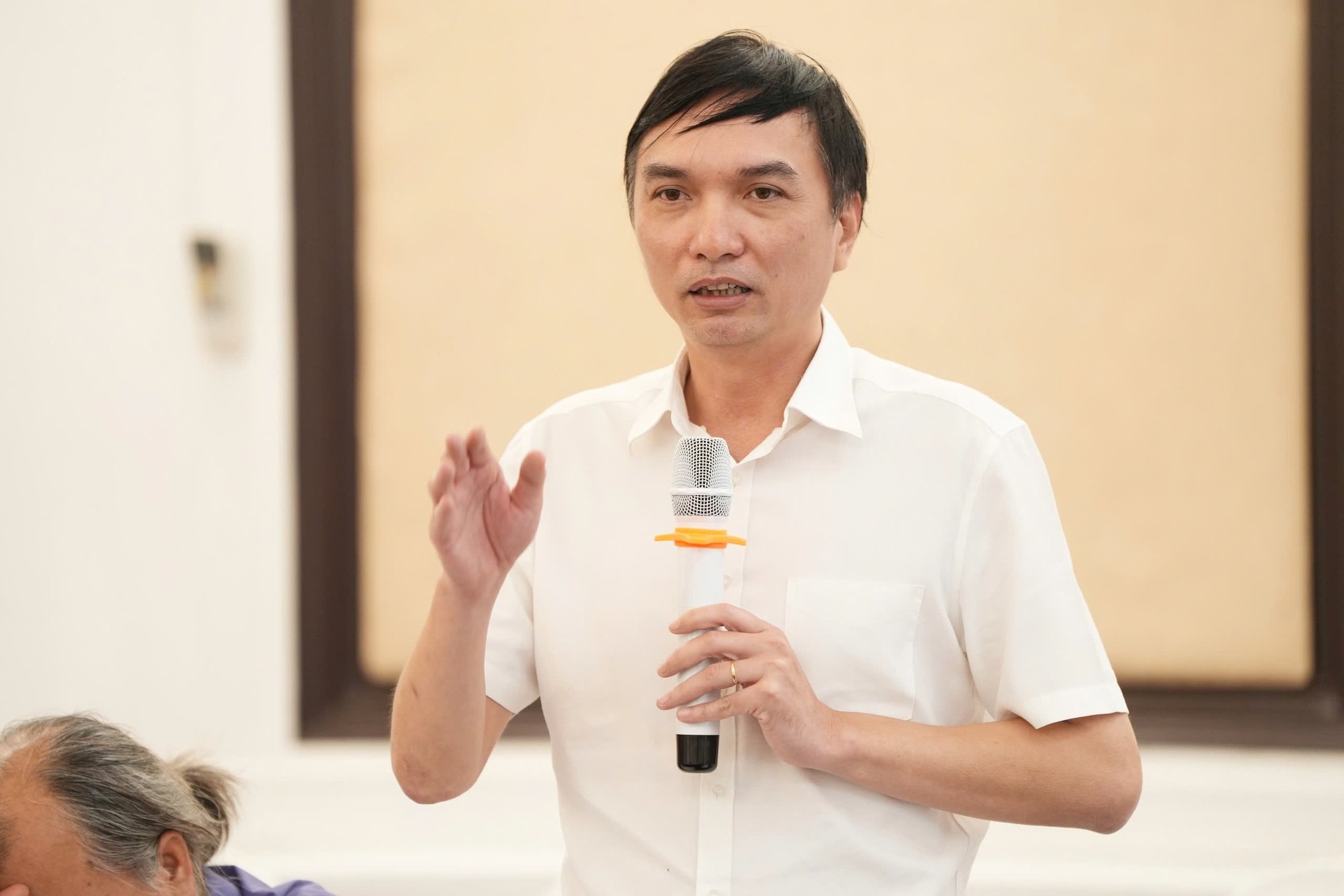 Ông Nguyễn Bảo Trung, Phó Cục trưởng Cục Chuyển đổi số và Thông tin Dữ liệu Tài nguyên Môi trường (Bộ NN&MT) chia sẻ tại Hội thảo.