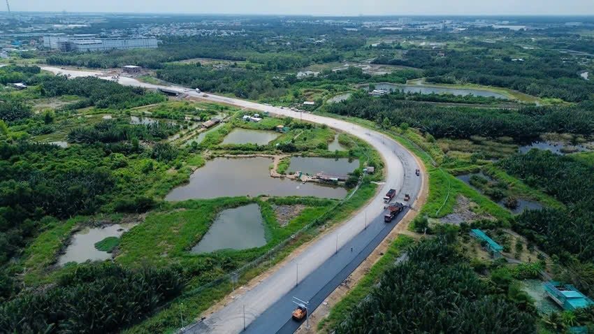Hạ tầng trọng điểm được đầu tư "mạnh tay" đã và đang tác động trực tiếp đến bức tranh bất động sản khu vực. 
