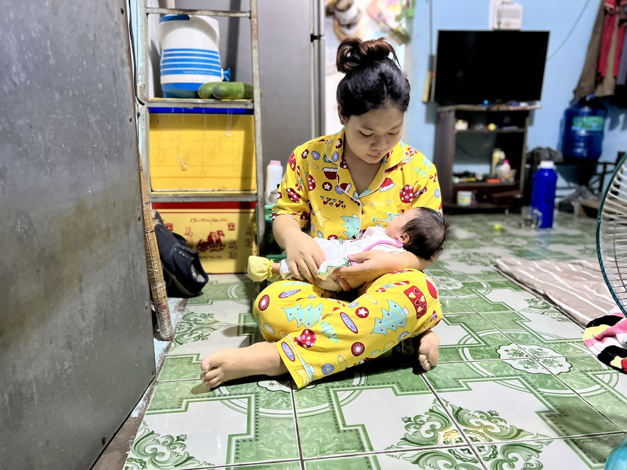 Điều kiện sống của người lao động hiện nay khá thấp do nhà trọ chật hẹp, bí bách