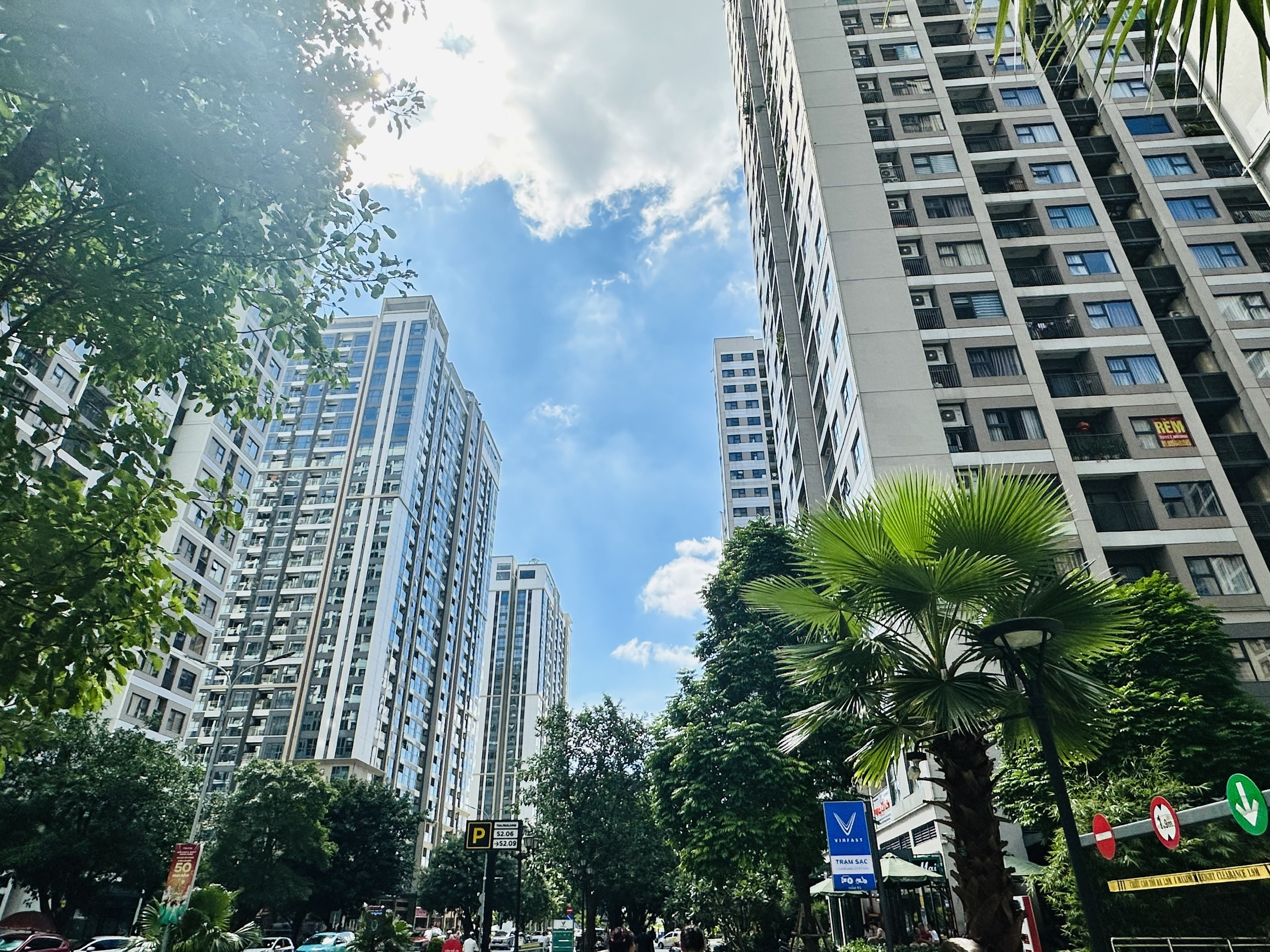 Sau thời gian lập đỉnh, giá chung cư Hà Nội hiện nay thế nào?