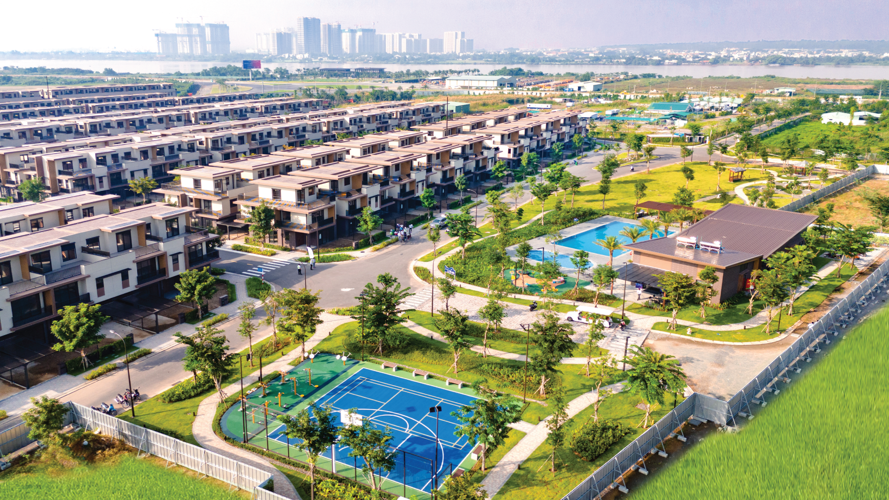 Izumi City Giai đoạn 1 mang phong cách thiết kế đặc trưng của một compound hiện đại giữa vườn thiên nhiên trong lành và thanh mát.