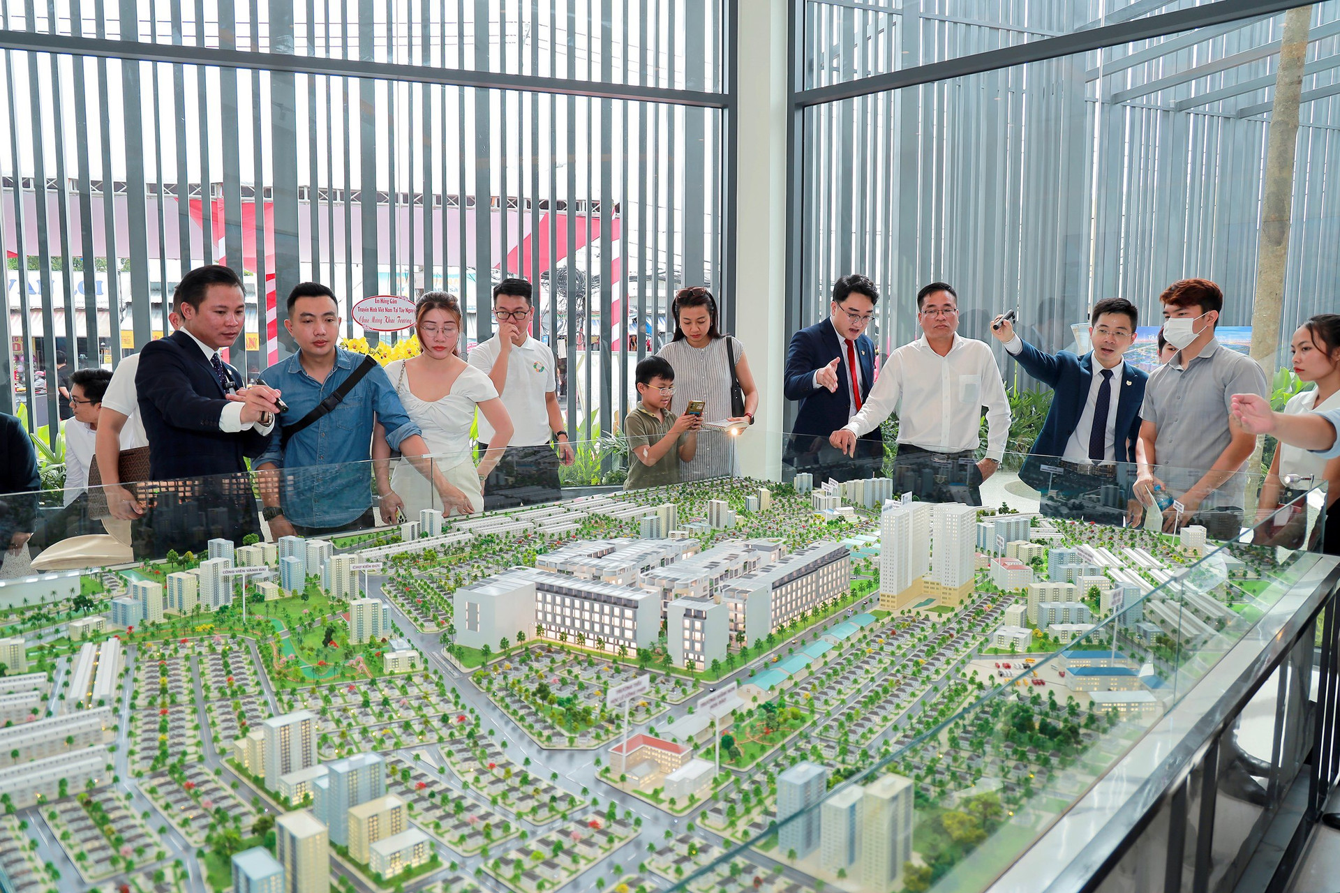 Bất động sản từ năm nay càng đi càng sáng