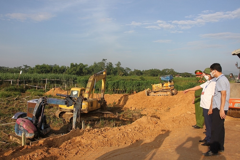 Cho thuê đất không đúng thẩm quyền có bị thu hồi?