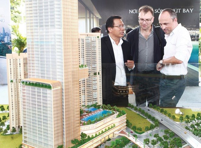 Cuộc đi săn bất động sản đảo chiều: Khối ngoại liên tục thâu tóm dự án, doanh nghiệp trong nước co cụm