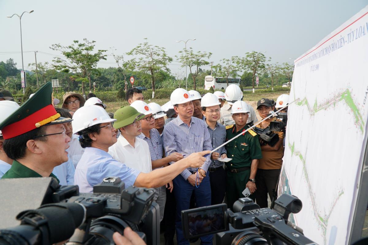 Đà Nẵng lập tổ công tác gỡ vướng giải phóng mặt bằng cho dự án đường cao tốc Hòa Liên – Túy Loan