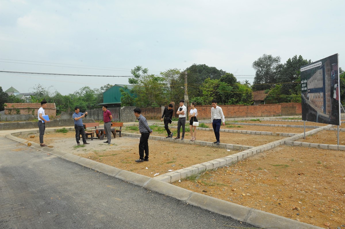 Đất nền chưa kịp ấm môi giới đã muốn lướt chênh!