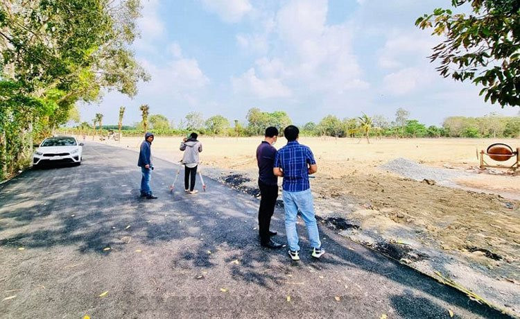 Đất nền phía Nam ấm dần cận Tết