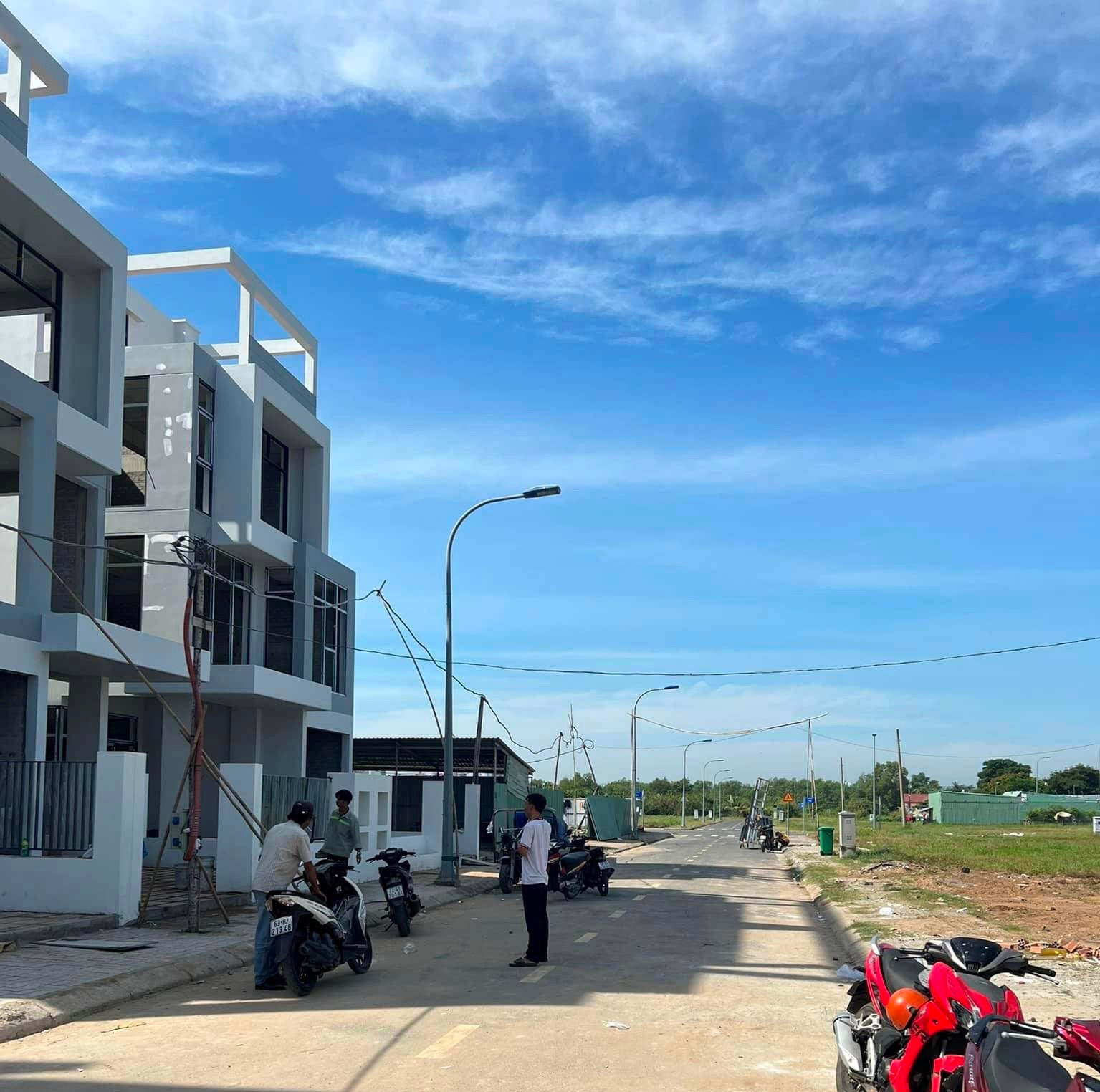 Giới đầu tư vào mùa săn cận Tết, xuất hiện tâm lý sợ bỏ lỡ chu kì mới của bất động sản