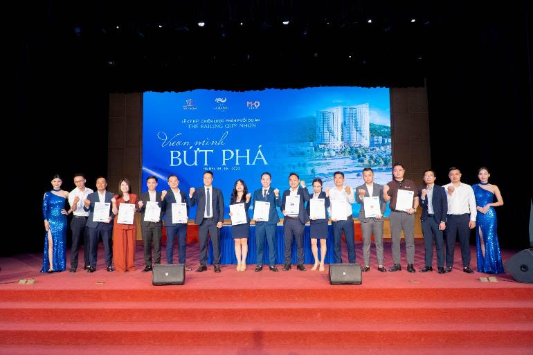 Hơn 1.000 chuyên viên kinh doanh tham gia lễ ký kết phân phối chiến lược The Sailing Quy Nhơn – Giai đoạn 2 