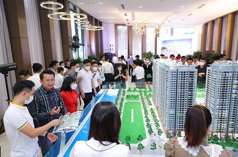 Loạt động thái lạ của doanh nghiệp địa ốc trước sóng gió thị trường