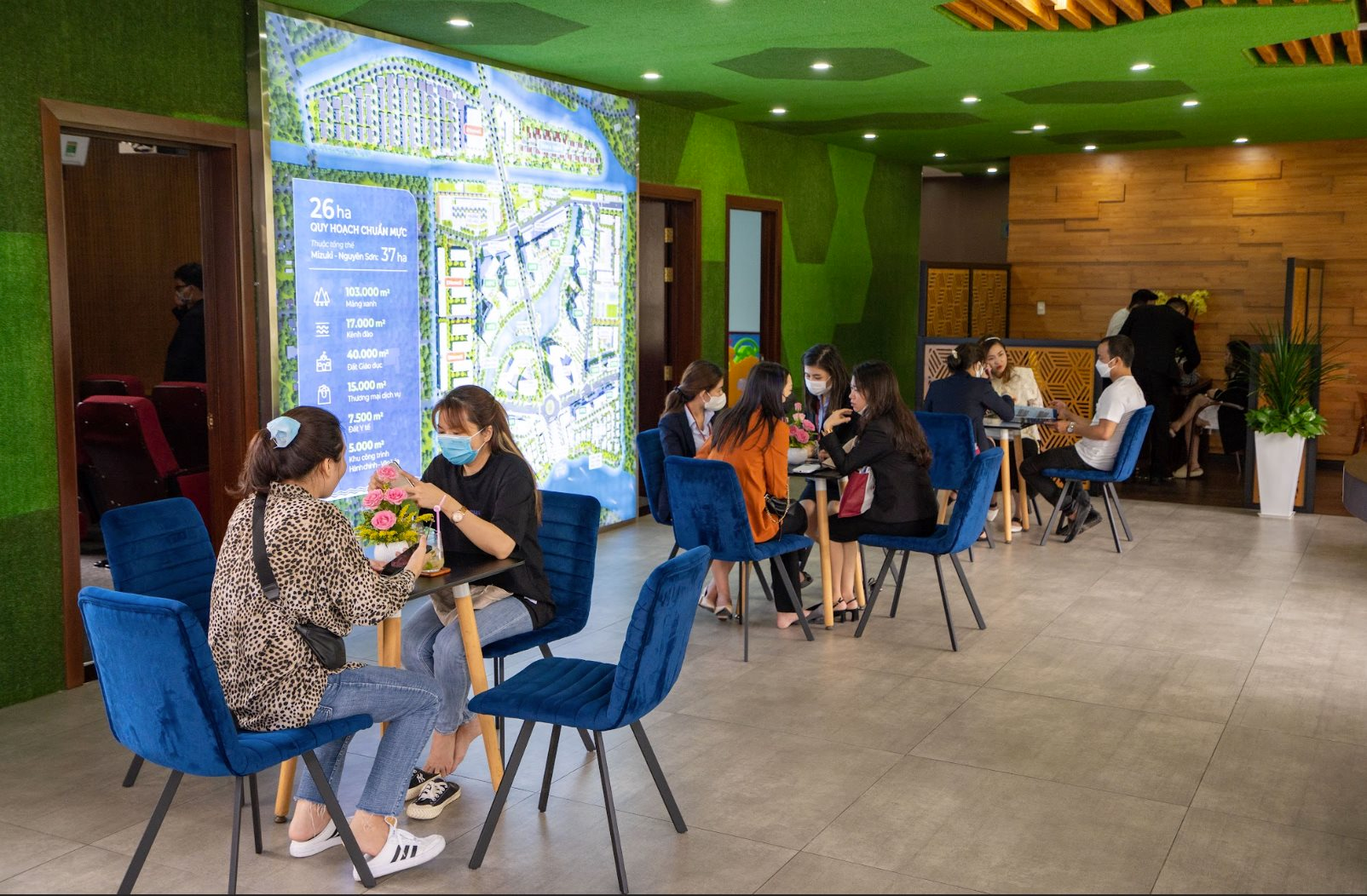 Nhiều dự án bất ngờ có giao dịch sát tết