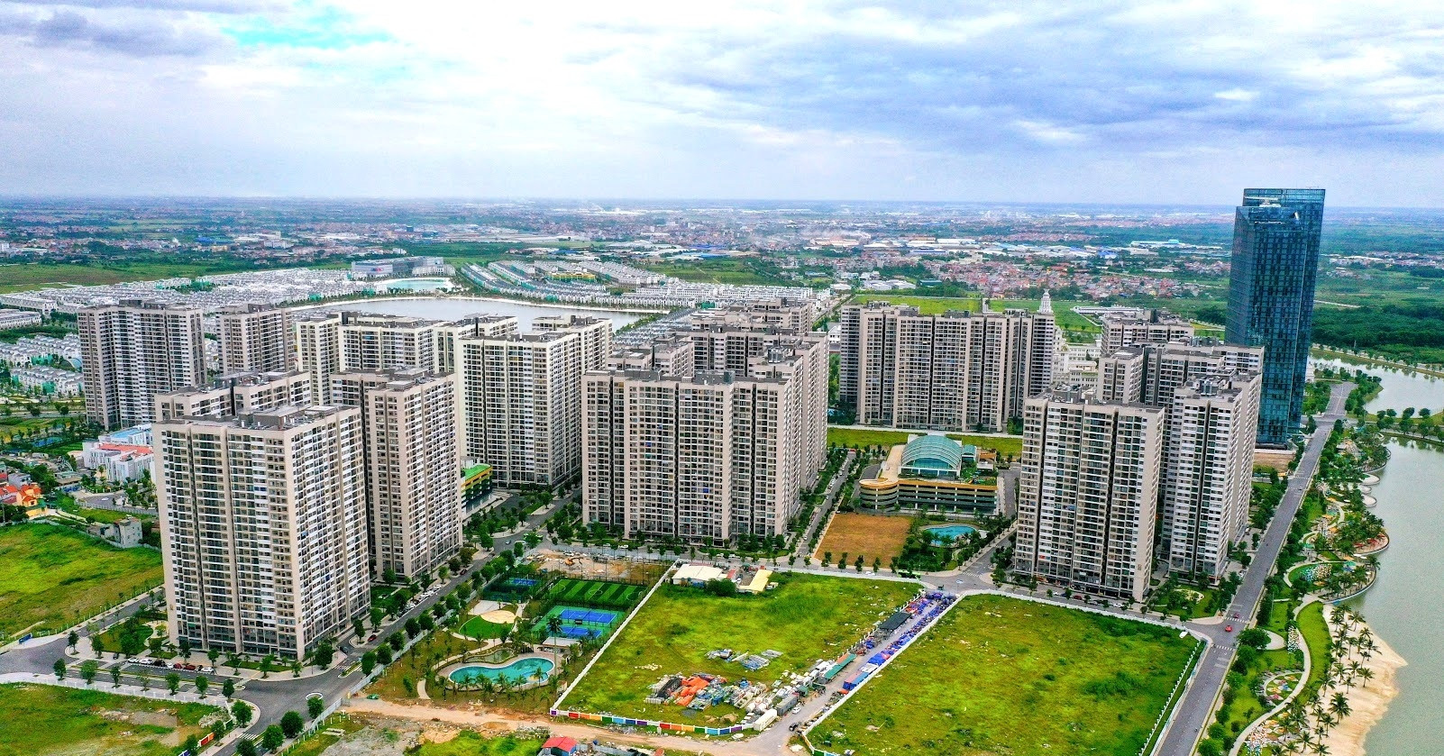 Phải mất 3 năm để giá căn hộ Hà Nội đuổi kịp TP.HCM