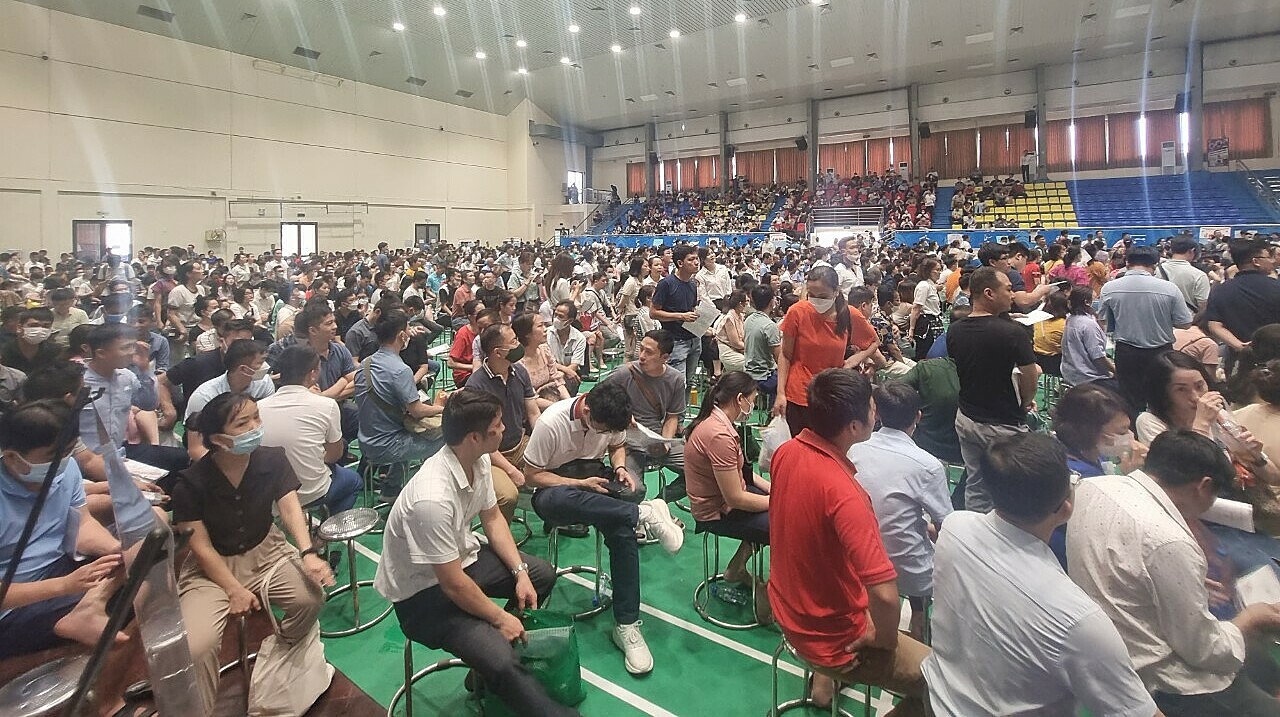 Sắp hết cảnh biển người xếp hàng chen chúc bốc thăm mua nhà ở xã hội