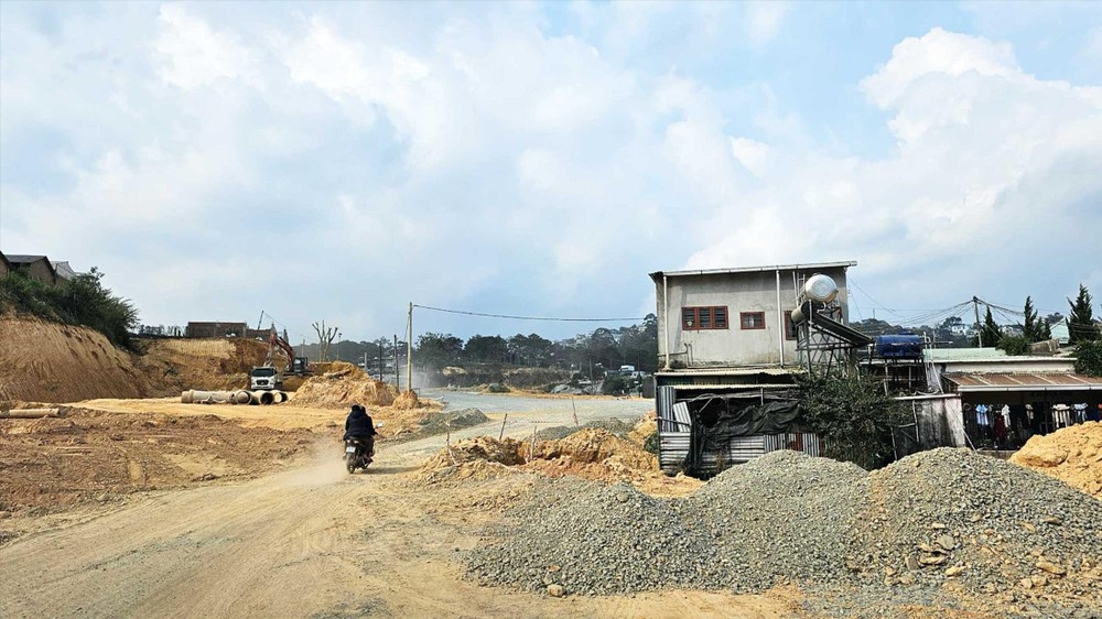 Tuyến đường quan trọng của Đà Lạt bị nghẽn khâu giải tỏa